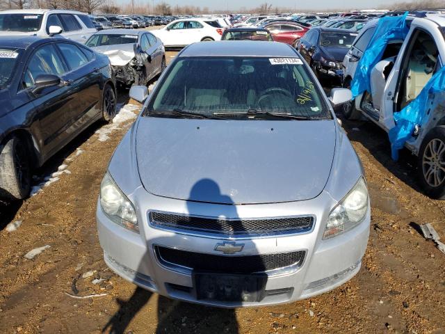 1G1ZH57B694197825 - 2009 CHEVROLET MALIBU 1LT Srebrny zdjęcie 5