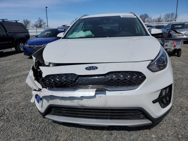 KNDCB3LC0L5399496 - 2020 KIA NIRO LX WHITE photo 5