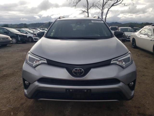 JTMJFREV0JJ213182 - 2018 TOYOTA RAV4 SE SILVER photo 5