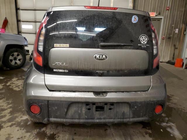 KNDJN2A28J7554218 - 2018 KIA SOUL GRAY photo 6