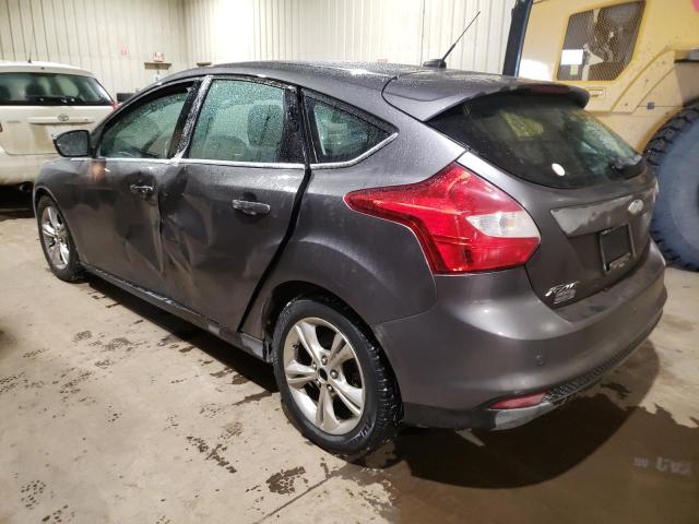 1FAHP3N27CL334948 - 2012 FORD FOCUS TITANIUM GRAY photo 2