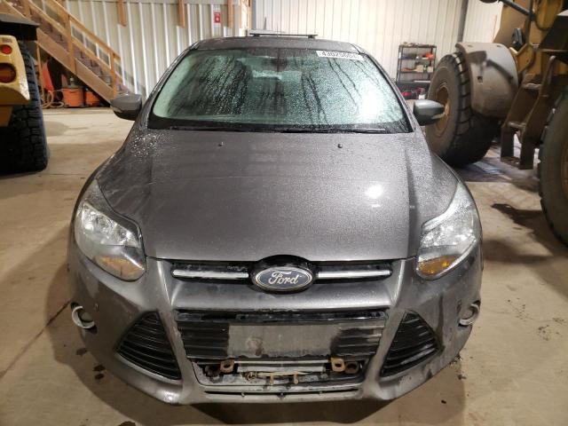 1FAHP3N27CL334948 - 2012 FORD FOCUS TITANIUM GRAY photo 5