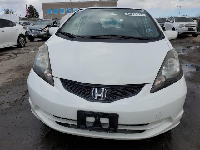 JHMGE8H37DC022979 - 2013 HONDA FIT WHITE photo 5