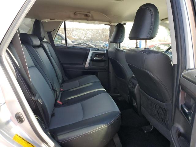 JTEBU5JR5L5777915 - 2020 TOYOTA 4RUNNER SR5/SR5 PREMIUM 银色 照片 11