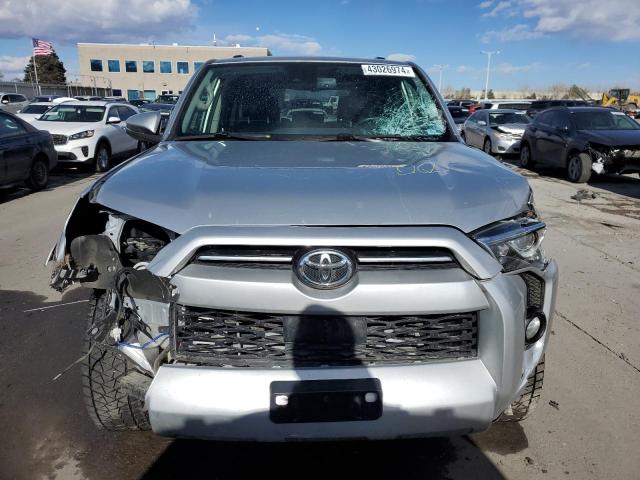 JTEBU5JR5L5777915 - 2020 TOYOTA 4RUNNER SR5/SR5 PREMIUM 银色 照片 5