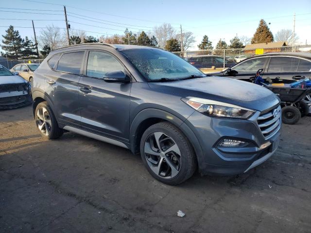 KM8J3CA26JU643861 - 2018 HYUNDAI TUCSON VALUE GRAY photo 4