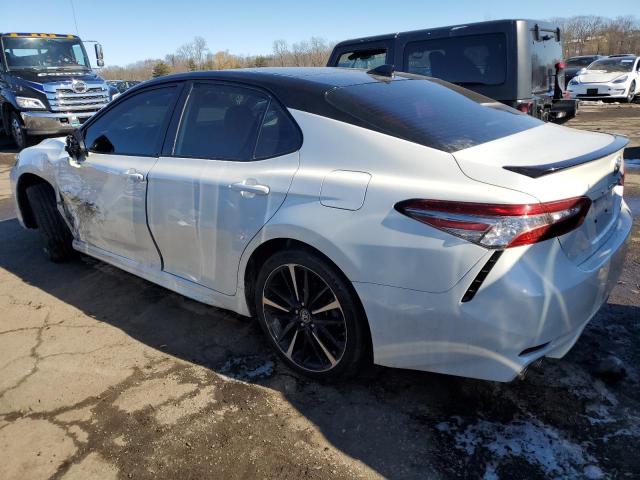 4T1B61HK3KU210392 - 2019 TOYOTA CAMRY XSE WHITE photo 2