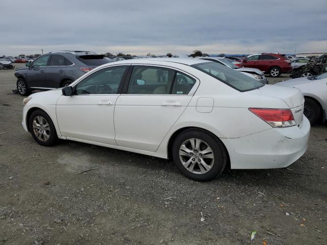 1HGCP2F4XAA195620 - 2010 HONDA ACCORD LXP WHITE photo 2