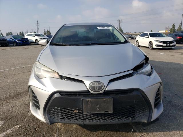 5YFBURHE1HP589594 - 2017 TOYOTA COROLLA L SILVER photo 5