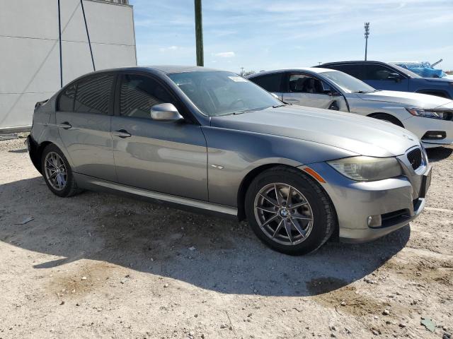 WBAPH7C53AE130265 - 2010 BMW 328 I GRAY photo 4