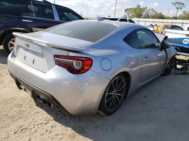 JF1ZNAA15H8710603 - 2017 TOYOTA 86 BASE SILVER photo 3