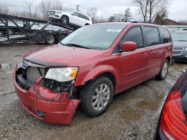 2A8HR54P78R666960 - 2008 CHRYSLER TOWN & COU RED photo 1