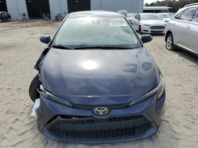 5YFEPMAEXMP147683 - 2021 TOYOTA COROLLA LE BLUE photo 5