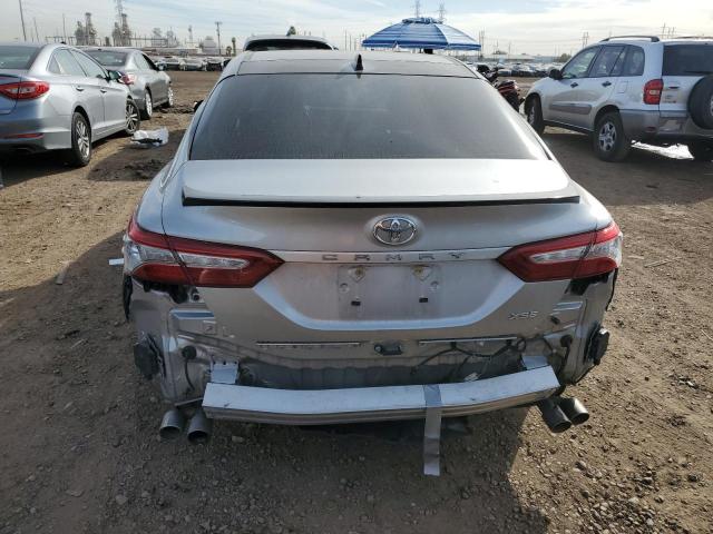 4T1B61HK8KU210498 - 2019 TOYOTA CAMRY XSE SILVER photo 6