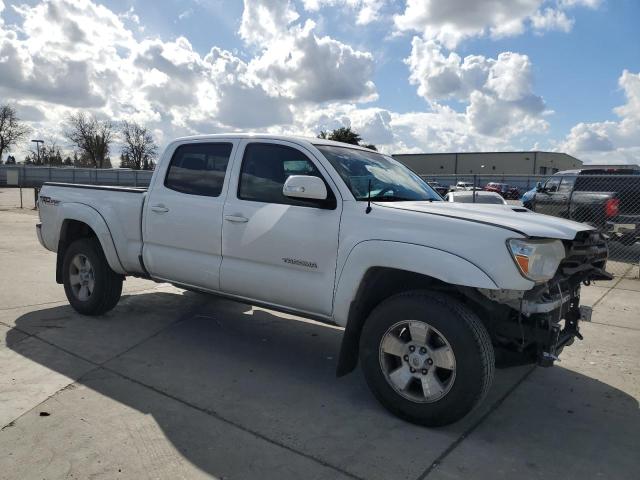 3TMKU4HN5FM042755 - 2015 TOYOTA TACOMA DOUBLE CAB PRERUNNER LONG BED WHITE photo 4