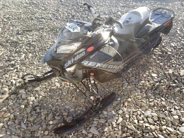 2BPSUMJA4JV000089 - 2018 SKI DOO RENEGADE BLACK photo 2