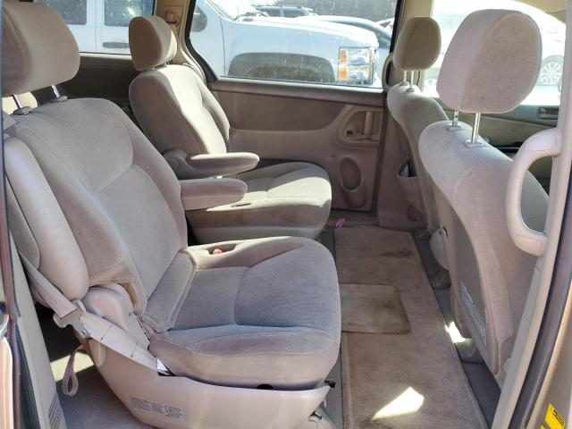 5TDZA23C64S180688 - 2004 TOYOTA SIENNA CE GOLD photo 11