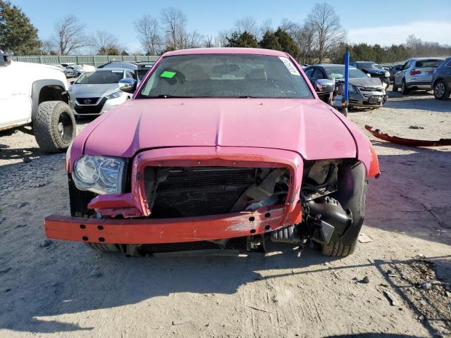 2C3JA63H45H501907 - 2005 CHRYSLER 300C PINK photo 5