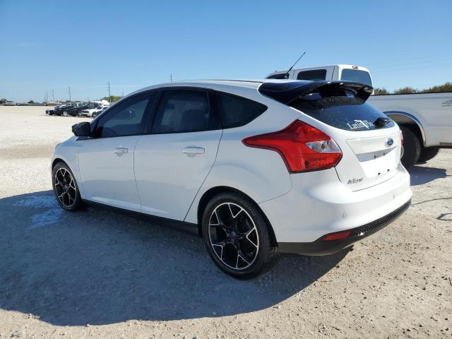 1FADP3K29EL191491 - 2014 FORD FOCUS SE WHITE photo 2