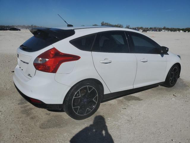 1FADP3K29EL191491 - 2014 FORD FOCUS SE WHITE photo 3