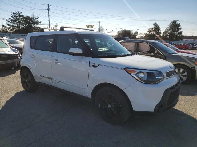 KNDJN2A2XG7406144 - 2016 KIA SOUL WHITE photo 4