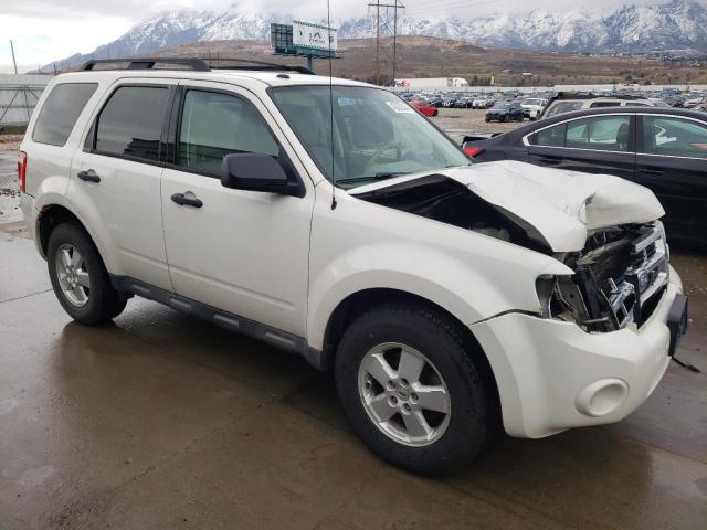 1FMCU0D75CKA38627 - 2012 FORD ESCAPE XLT WHITE photo 4