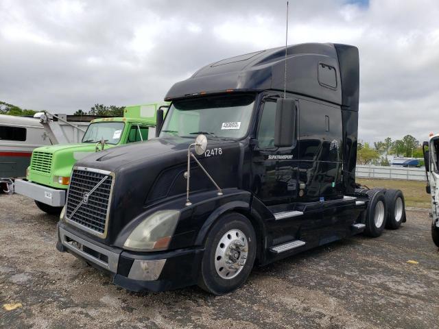 4V4NC9TG08N265210 - 2008 VOLVO VN VNL BLACK photo 2