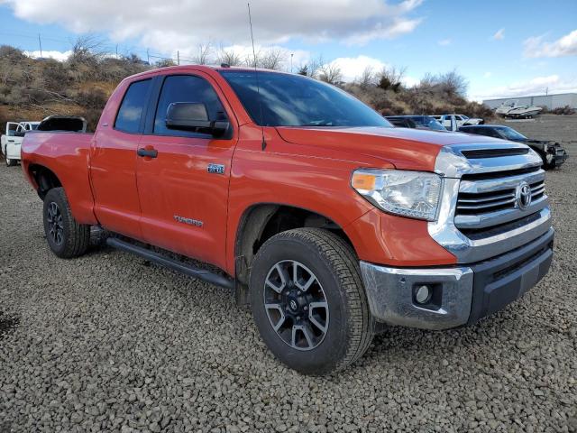 5TFUW5F16GX582538 - 2016 TOYOTA TUNDRA DOUBLE CAB SR/SR5 ORANGE photo 4