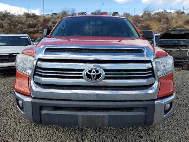 5TFUW5F16GX582538 - 2016 TOYOTA TUNDRA DOUBLE CAB SR/SR5 ORANGE photo 5