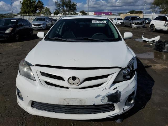 2T1BU4EE1BC711126 - 2011 TOYOTA COROLLA BASE WHITE photo 5