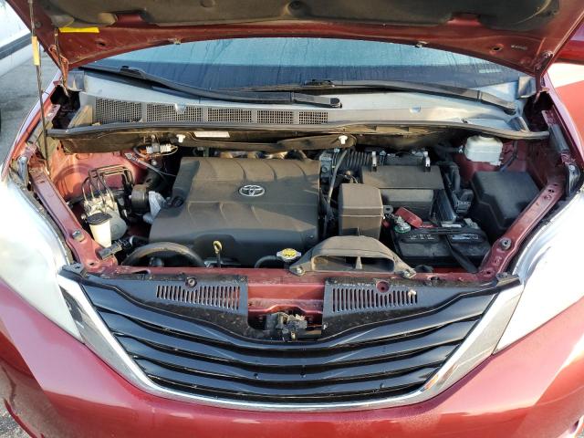 5TDKK3DC4DS335130 - 2013 TOYOTA SIENNA LE RED photo 12