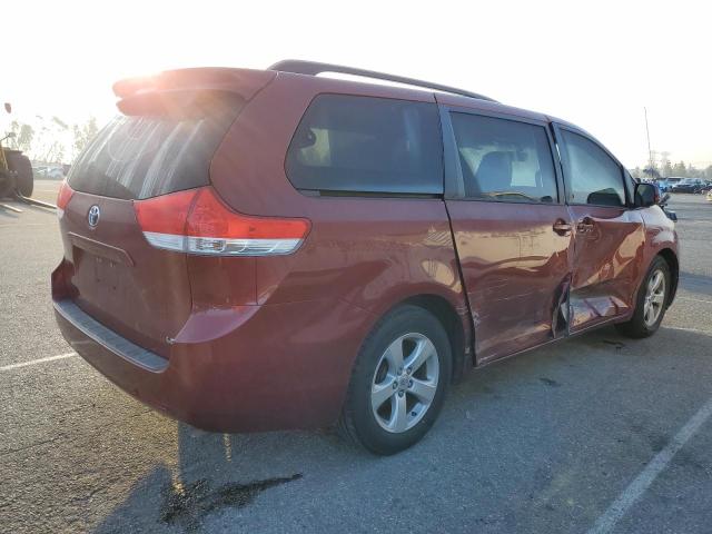 5TDKK3DC4DS335130 - 2013 TOYOTA SIENNA LE RED photo 3