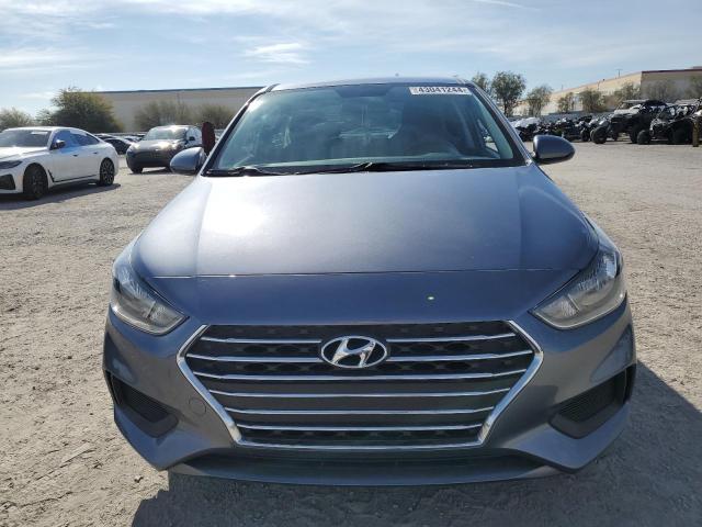 3KPC24A63LE122798 - 2020 HYUNDAI ACCENT SE GRAY photo 5