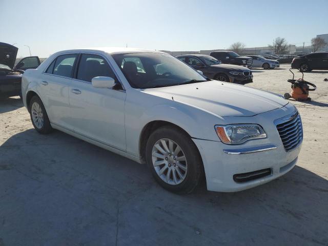 2C3CCAAG0EH260198 - 2014 CHRYSLER 300 WHITE photo 4