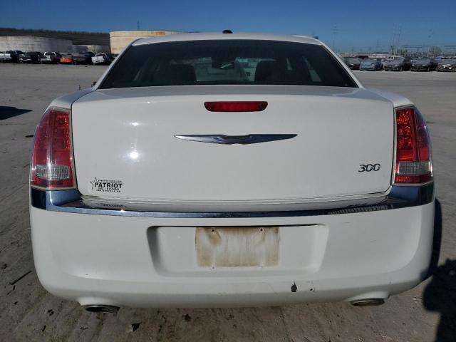 2C3CCAAG0EH260198 - 2014 CHRYSLER 300 WHITE photo 6