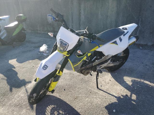 VBKUSV40XNM736316 - 2022 HUSQVARNA SUPERMOTO TWO TONE photo 2