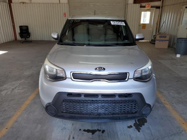 KNDJN2A28F7771324 - 2015 KIA SOUL SILVER photo 5