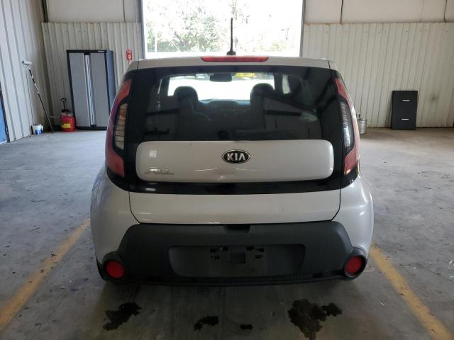 KNDJN2A28F7771324 - 2015 KIA SOUL SILVER photo 6