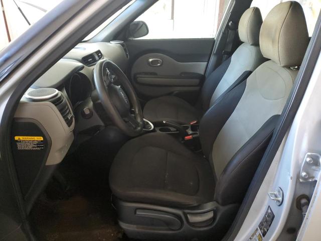 KNDJN2A28F7771324 - 2015 KIA SOUL SILVER photo 7