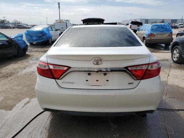 4T1BF1FK8GU221415 - 2016 TOYOTA CAMRY LE WHITE photo 6