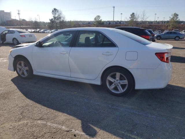 4T1BF1FK8CU584646 - 2012 TOYOTA CAMRY BASE WHITE photo 2