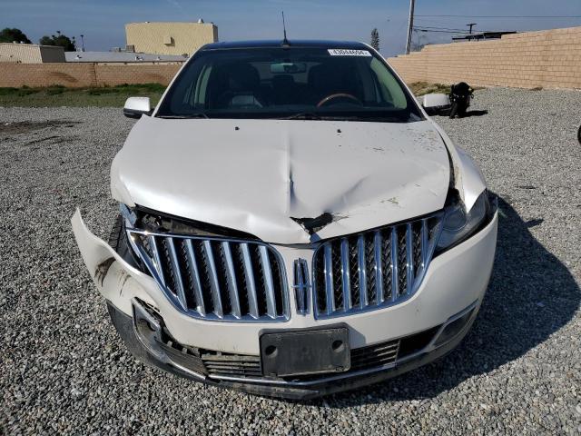 2LMDJ6JK4DBL60765 - 2013 LINCOLN MKX WHITE photo 5