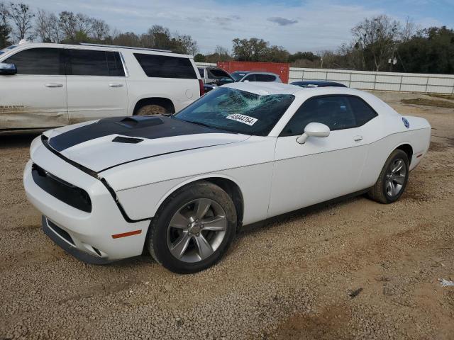 2C3CDZAG2FH775037 - 2015 DODGE CHALLENGER SXT WHITE photo 1