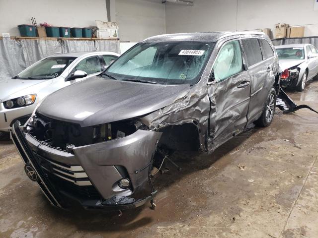 5TDJZRFH5JS544262 - 2018 TOYOTA HIGHLANDER SE GRAY photo 1