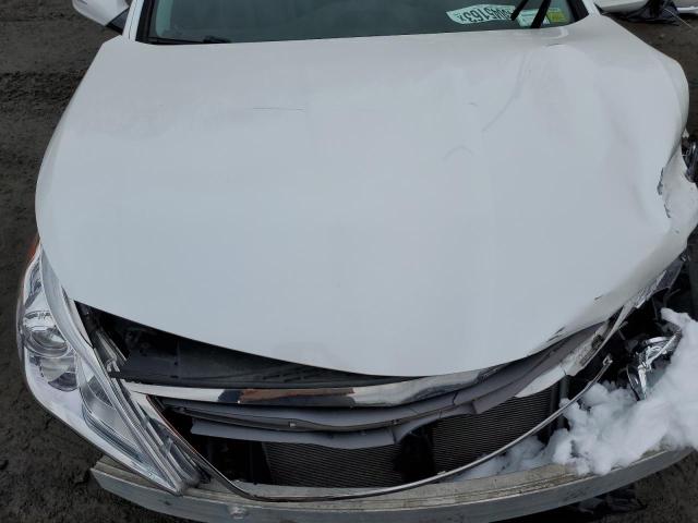 KMHFG4JG1HA579865 - 2017 HYUNDAI AZERA WHITE photo 11