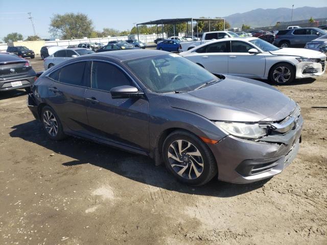 2HGFC2F70JH532901 - 2018 HONDA CIVIC EX GRAY photo 4