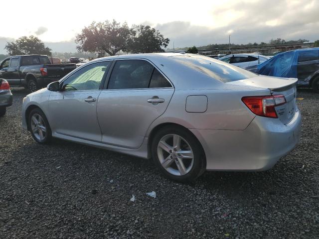 4T1BF1FKXEU373516 - 2014 TOYOTA CAMRY L SILVER photo 2