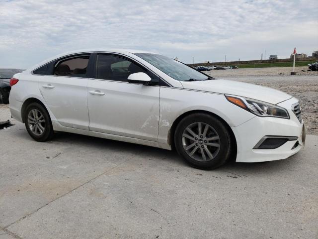 5NPE24AF6HH520566 - 2017 HYUNDAI SONATA SE WHITE photo 4