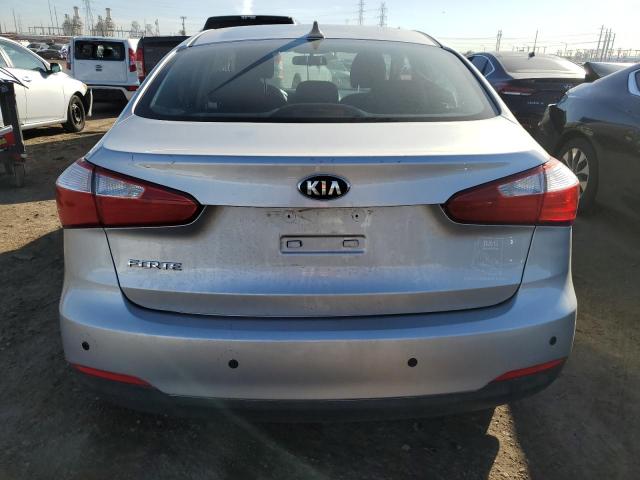 KNAFK4A67G5573826 - 2016 KIA FORTE LX SILVER photo 6