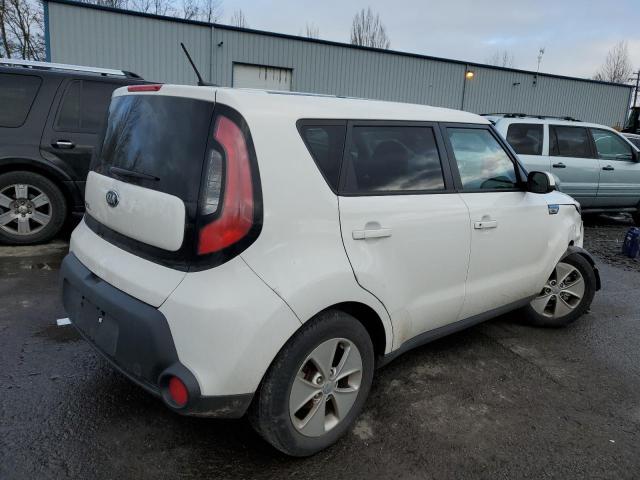 KNDJN2A27G7282186 - 2016 KIA SOUL WHITE photo 3